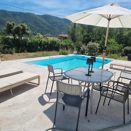 Holiday home T2, Rez De Avec Piscine