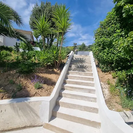 T2, Rez De Avec Piscine Holiday home Afa