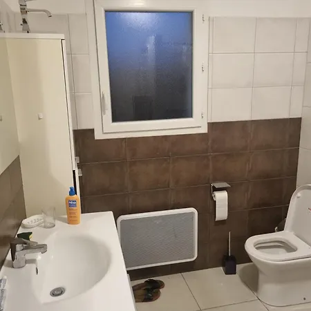 T2, Rez De Avec Piscine * Afa