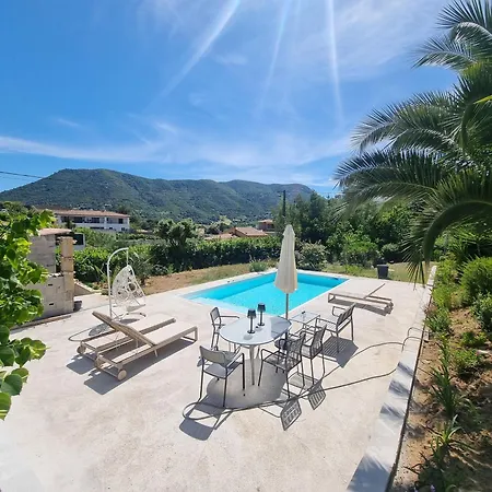 T2, Rez De Avec Piscine *