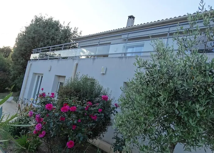 Prázdninový dům T2, Rez De Avec Piscine *