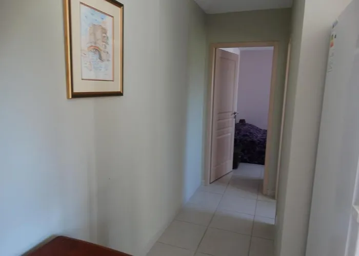 T2, Rez De Avec Piscine *