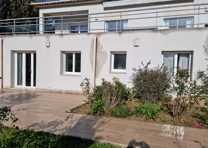 Prázdninový dům T2, Rez De Avec Piscine Afa