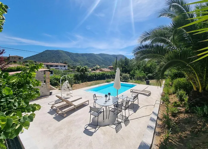 T2, Rez De Avec Piscine *